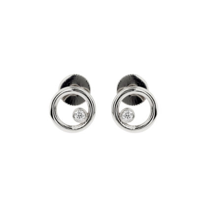 Minimalistické náušnice zdobené jemným briliantem